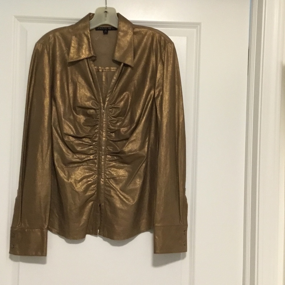 Beautiful Layfayette 48 gold leather top